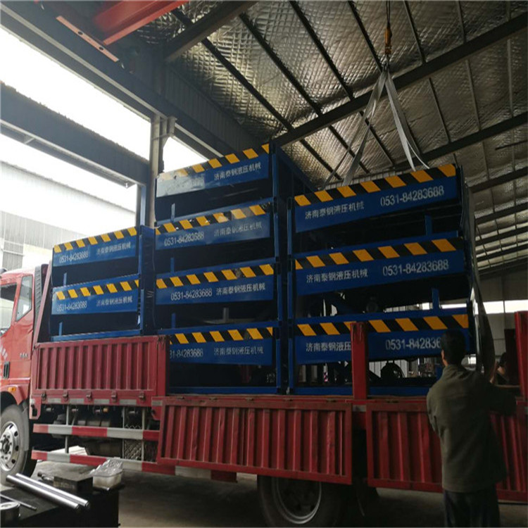 天津客戶訂購的固定登車橋