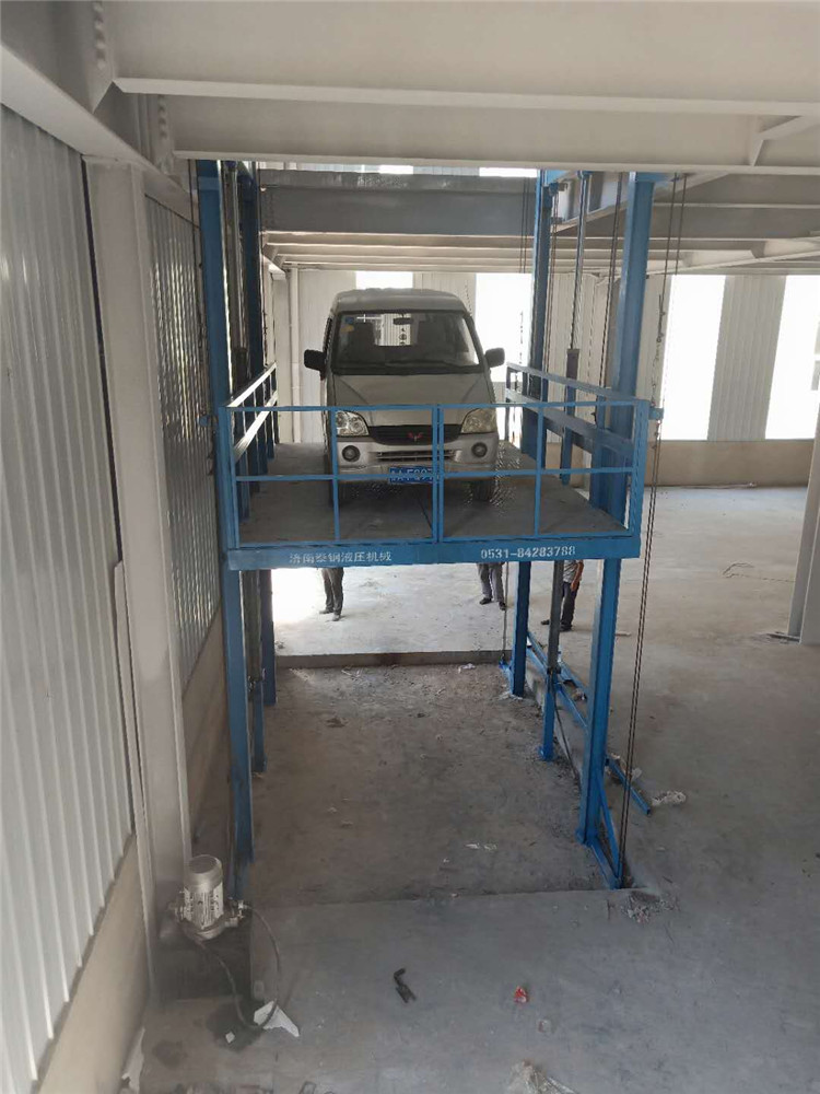 衡水客戶定制的導(dǎo)軌式升降貨梯安裝完畢